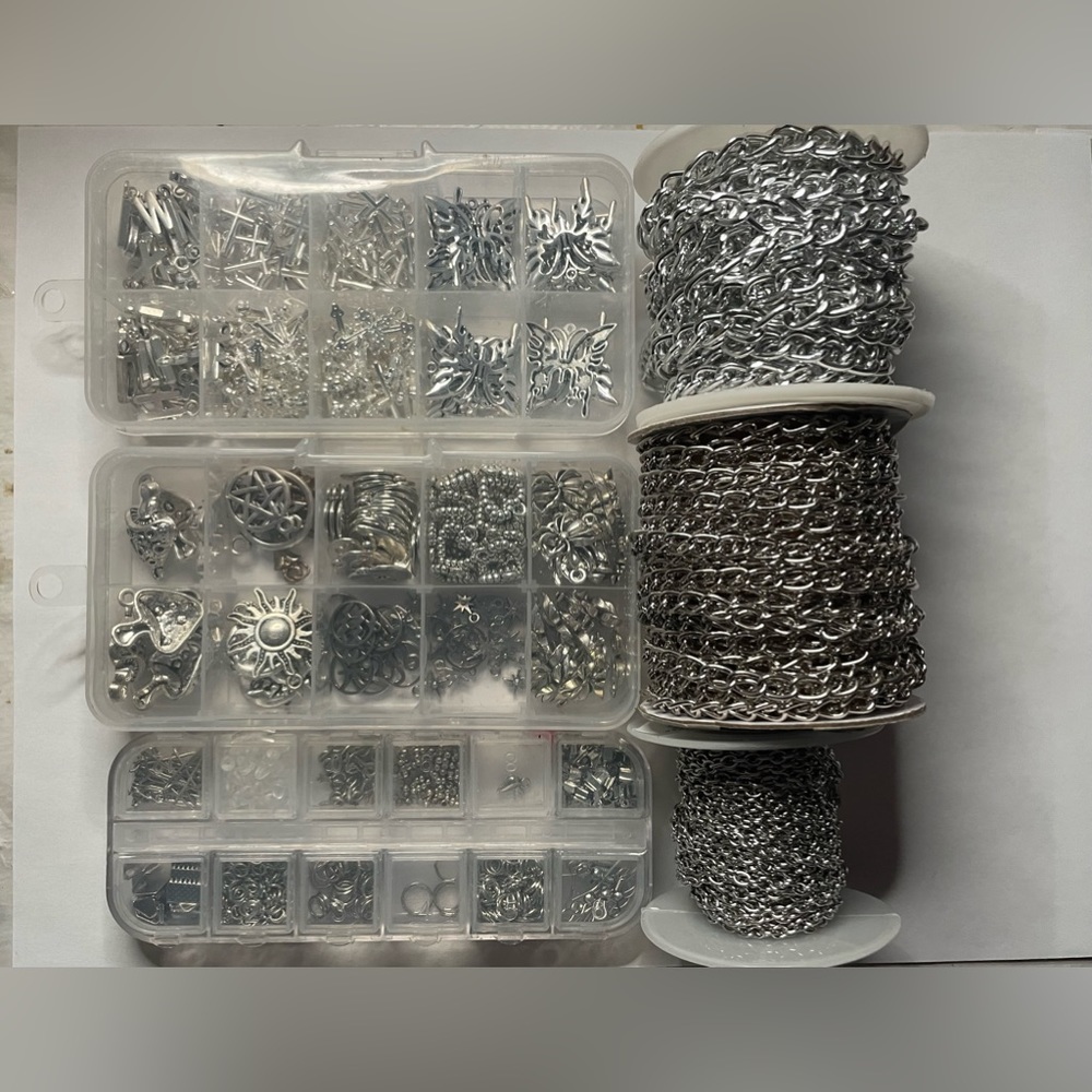 Jewelry making kit 🤍⛓️